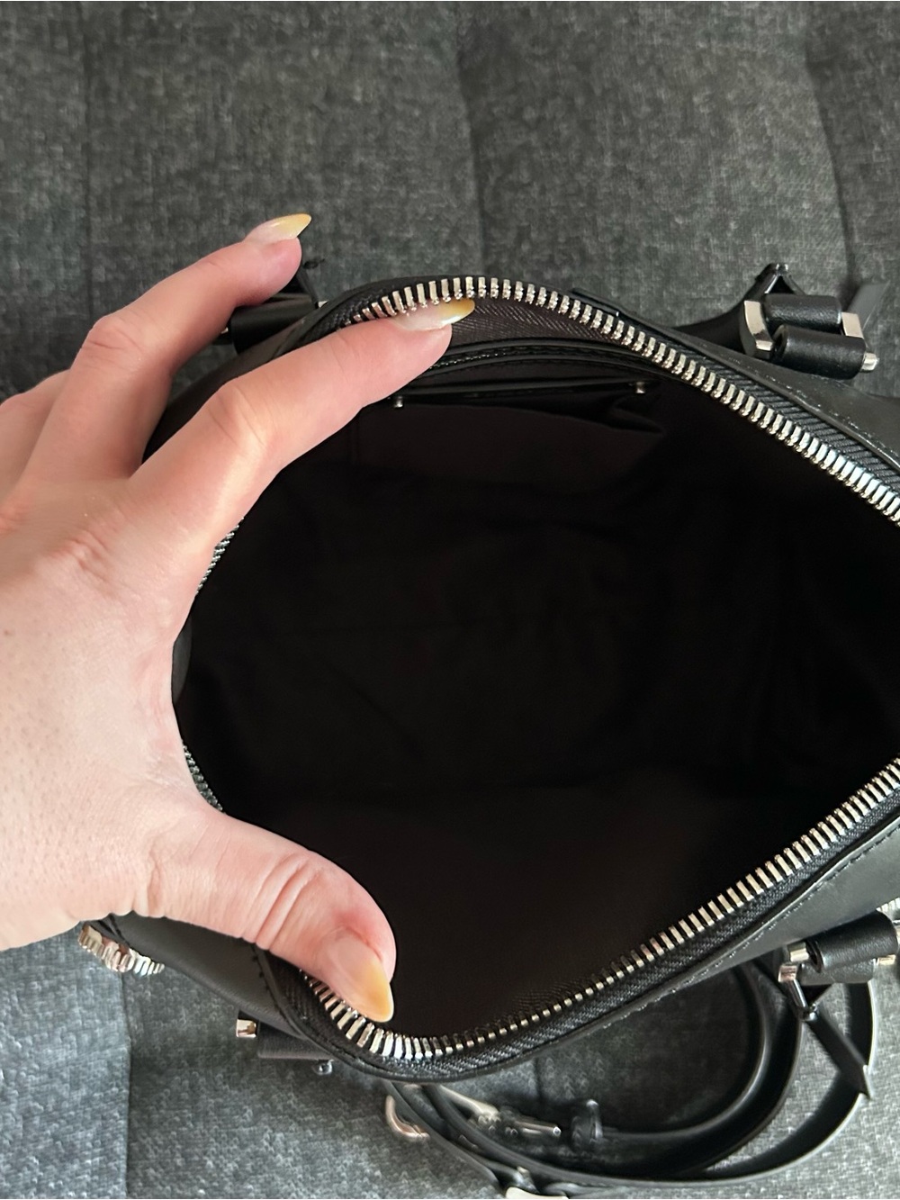 Diesel Black Leather Satchel with Red Grommet Accents in genuine leather - Picture 11 of 14